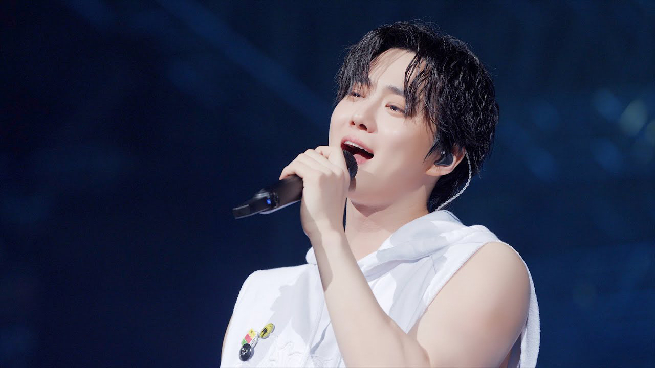A moment captured by Suho (EXO)'s fan