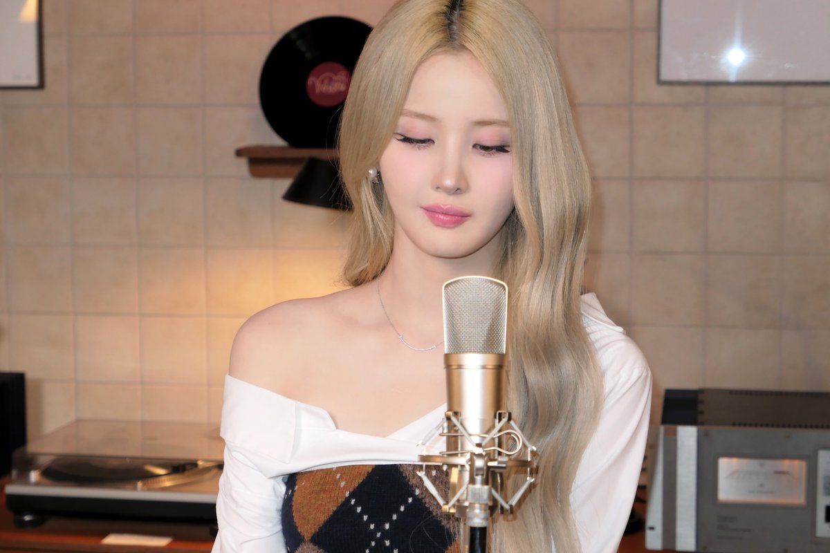 Latest photo of KISS OF LIFE