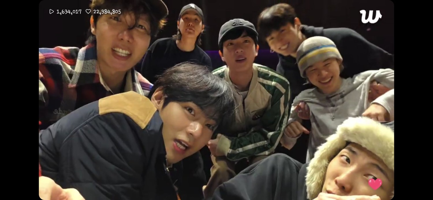 Momen yang diabadikan oleh penggemar BTS