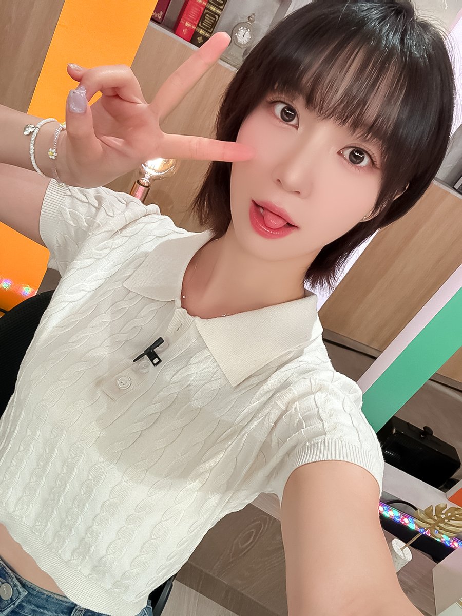 Latest photo of OH MY GIRL