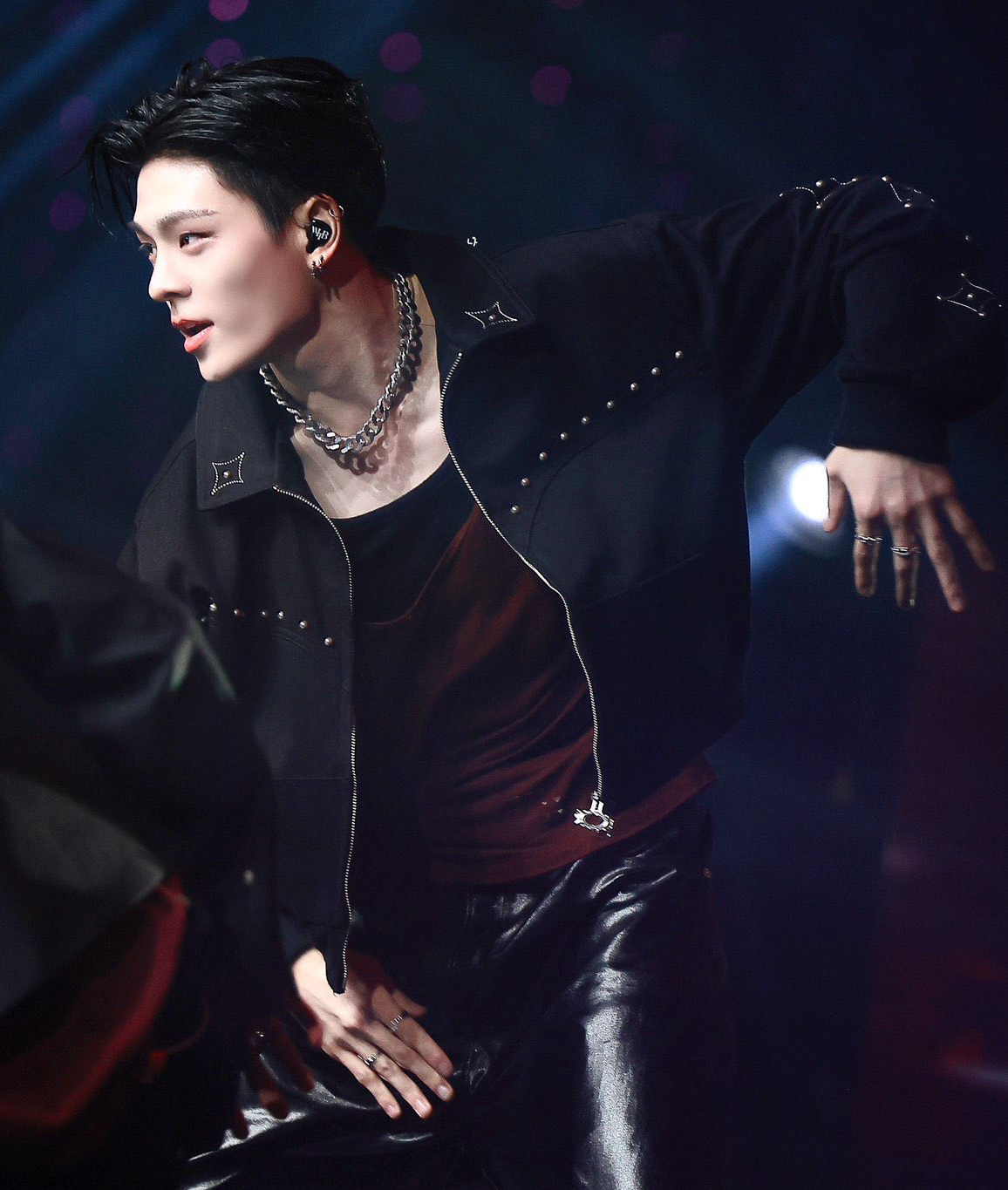 Behind-the-scenes cut of Kim Junmin (WHIB)