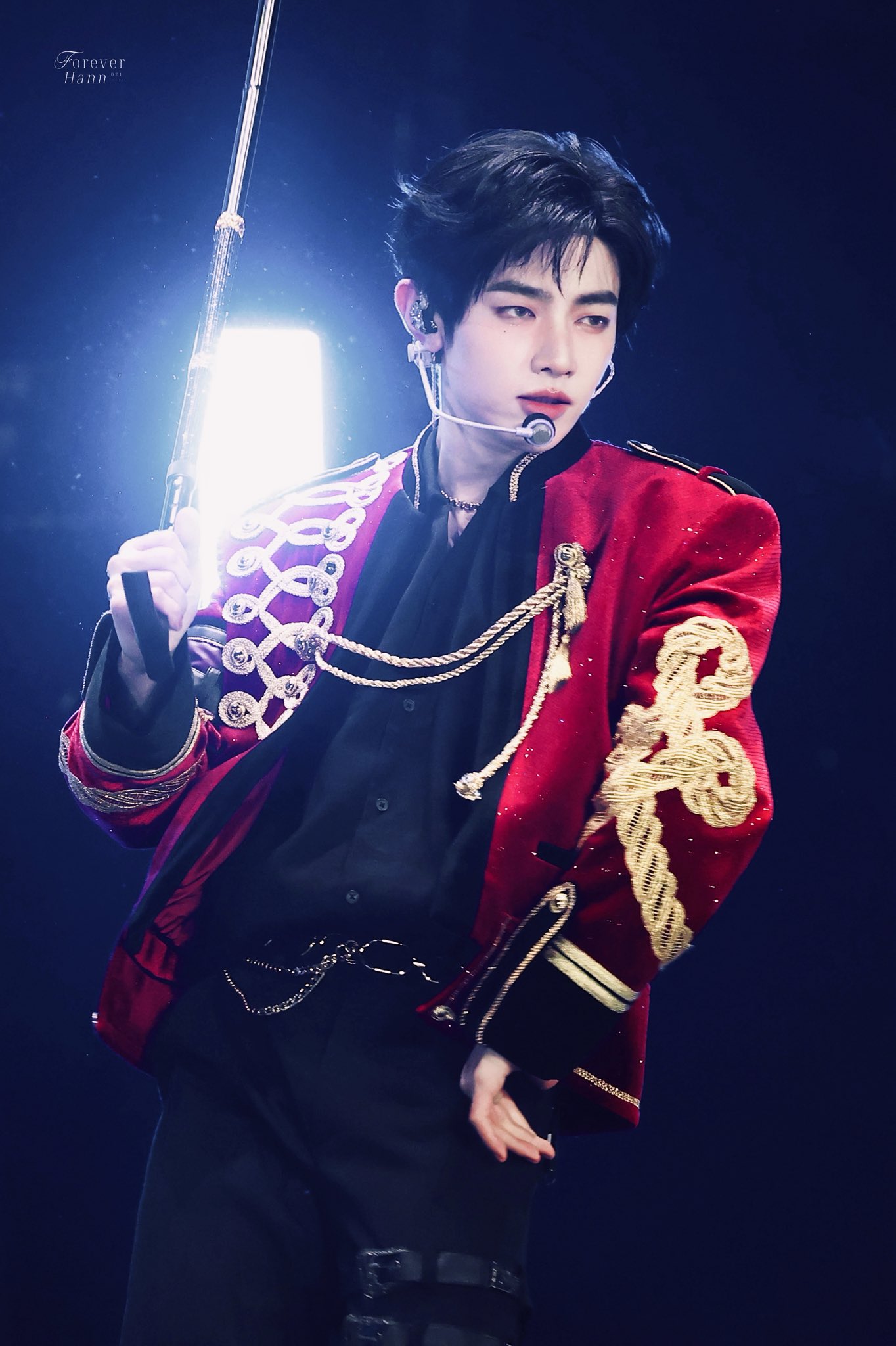 ジャン・ハオ (ZEROBASEONE)の舞台裏ショット