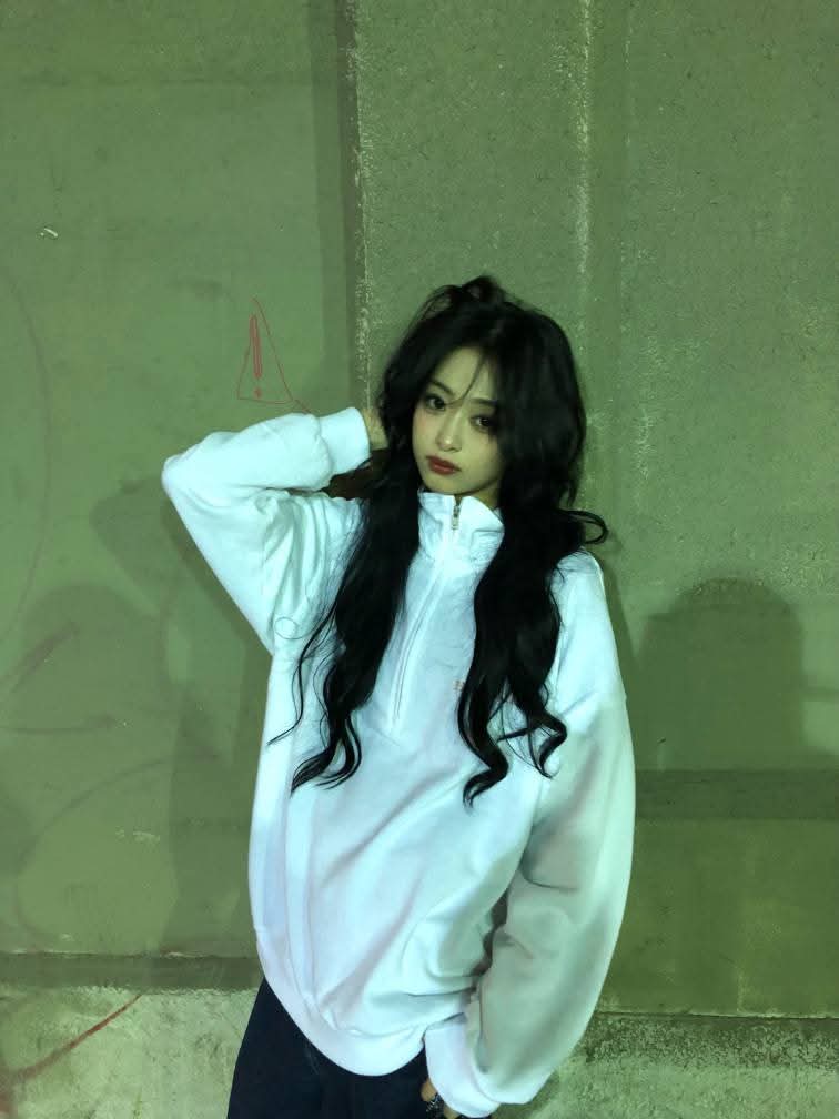 아현 (BABYMONSTER) 최근 활동샷