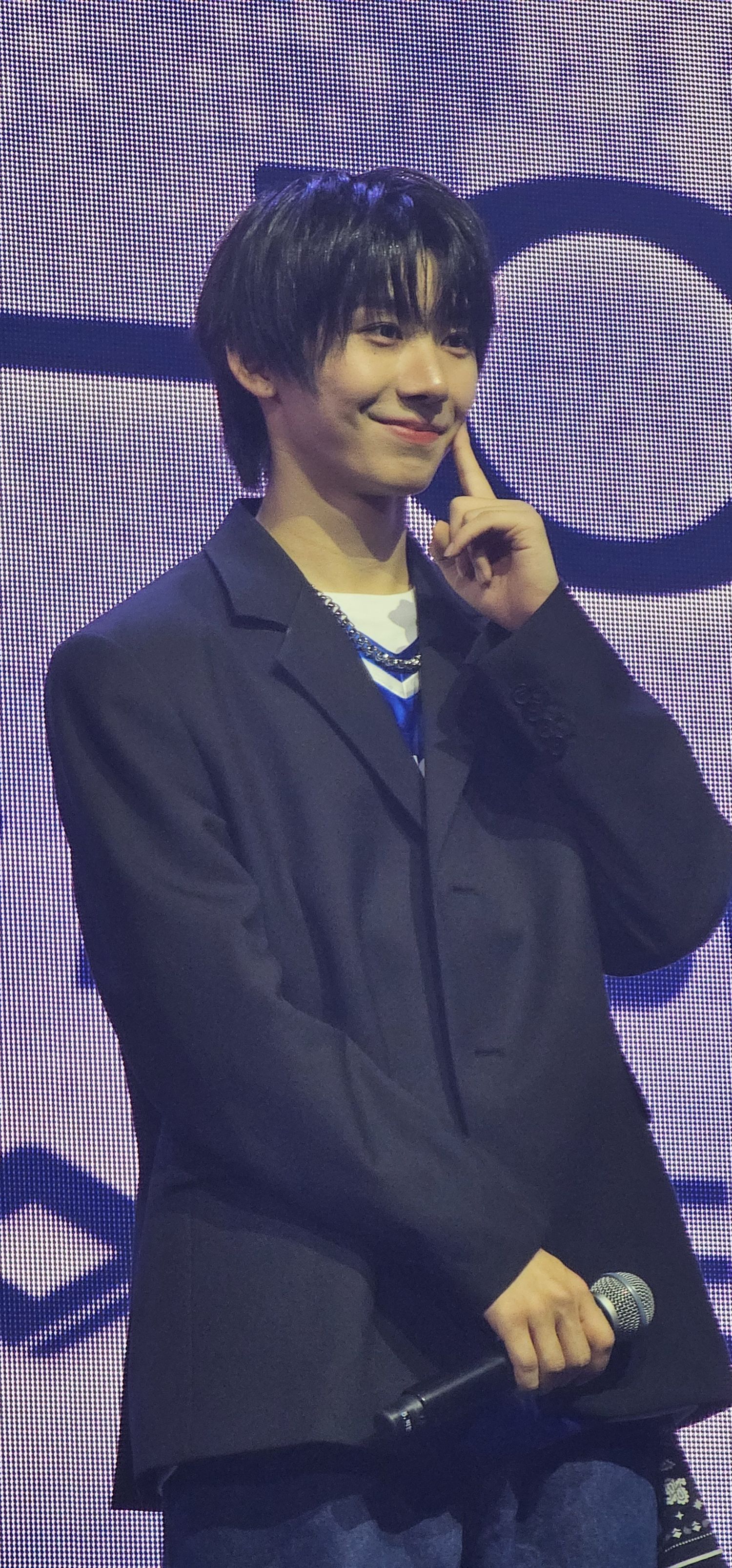 Fandom-recommended wallpaper image of Park Han (AHOF)