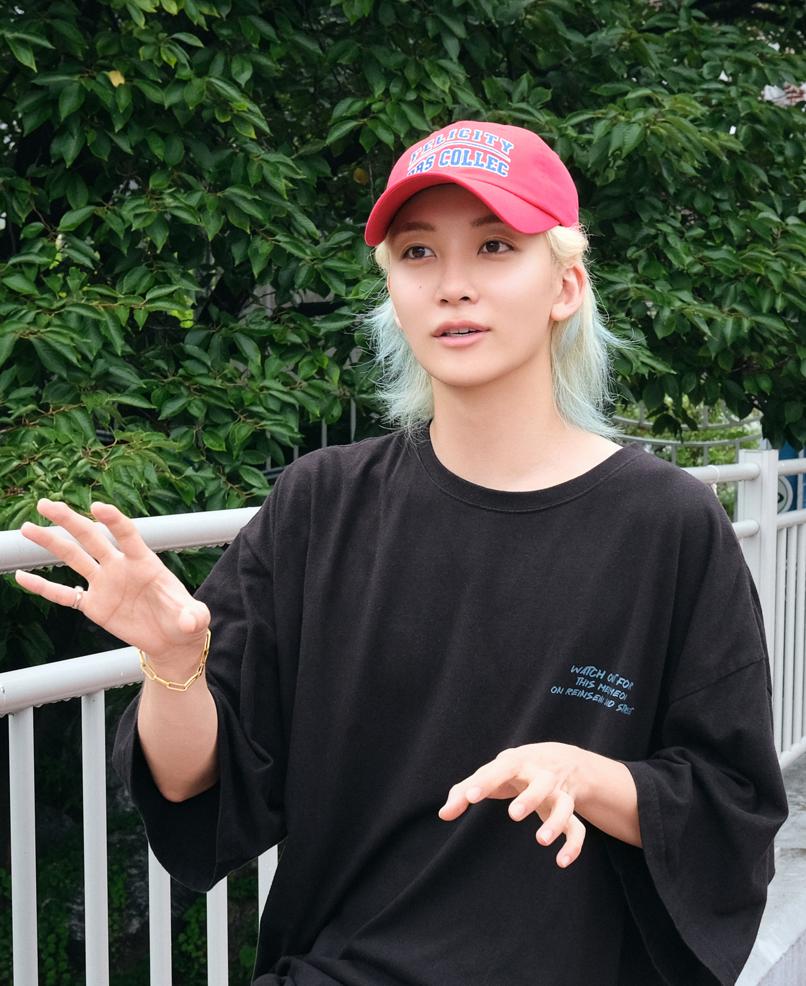 A moment captured by Jeonghan (SEVENTEEN)'s fan