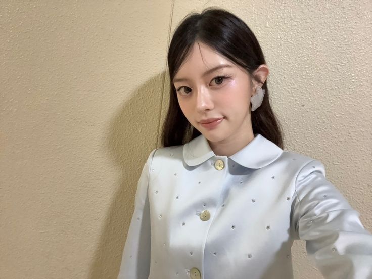 Recent activity shot of Minju (ILLIT)