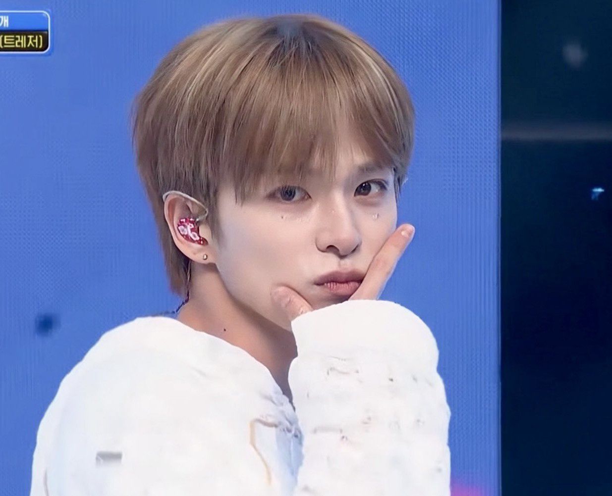 Behind-the-scenes cut of Asahi (TREASURE)