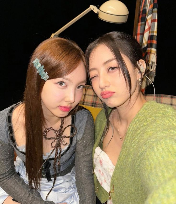 Behind-the-scenes cut of Jihyo (TWICE)