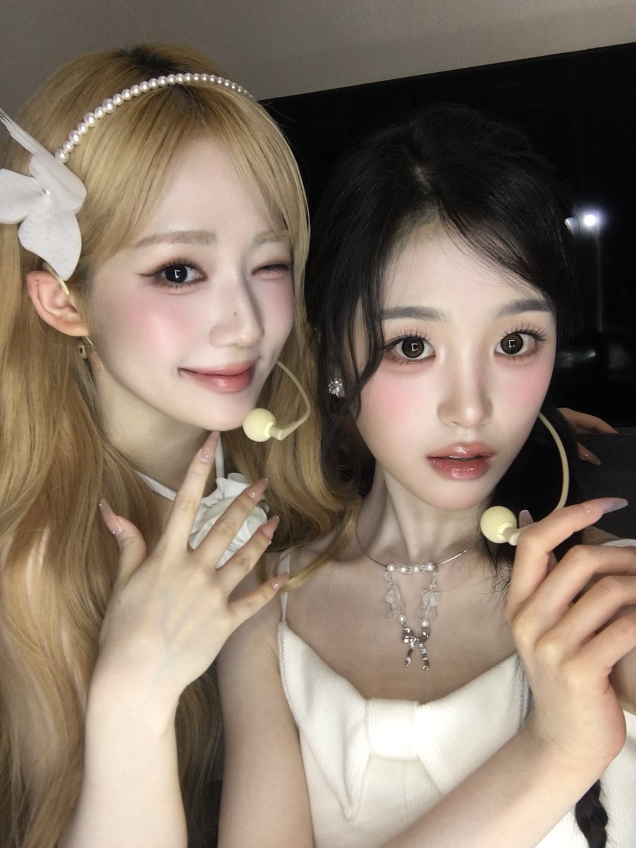 Behind-the-scenes cut of tripleS