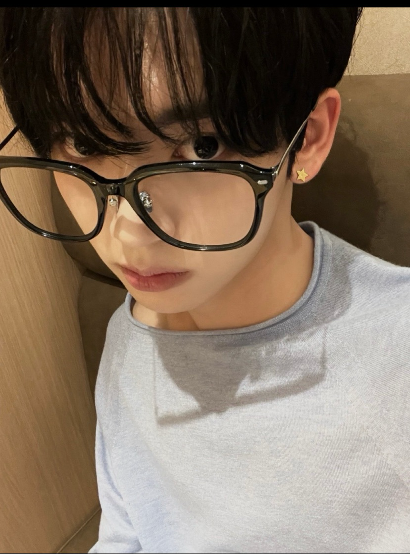 Foto terbaru Han Yujin (ZEROBASEONE)