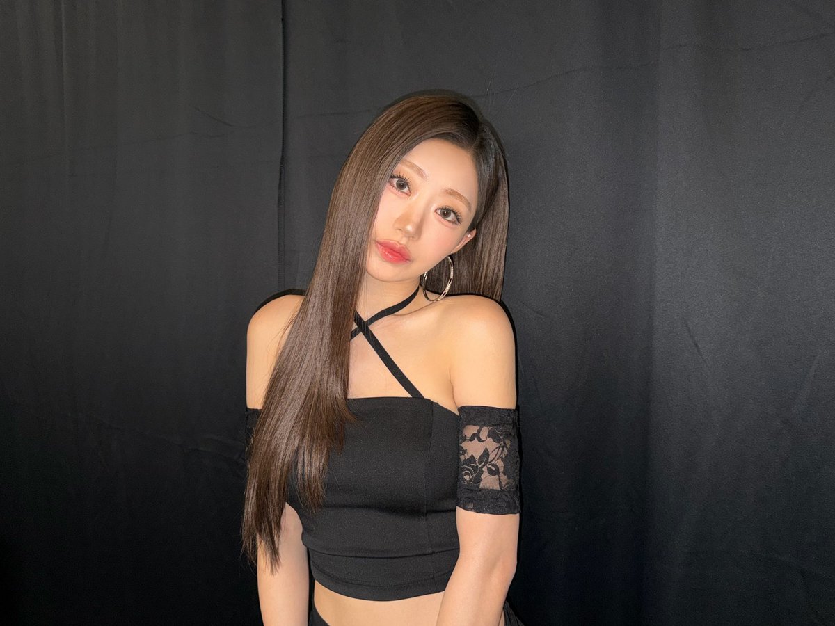 Recent activity shot of KISS OF LIFE