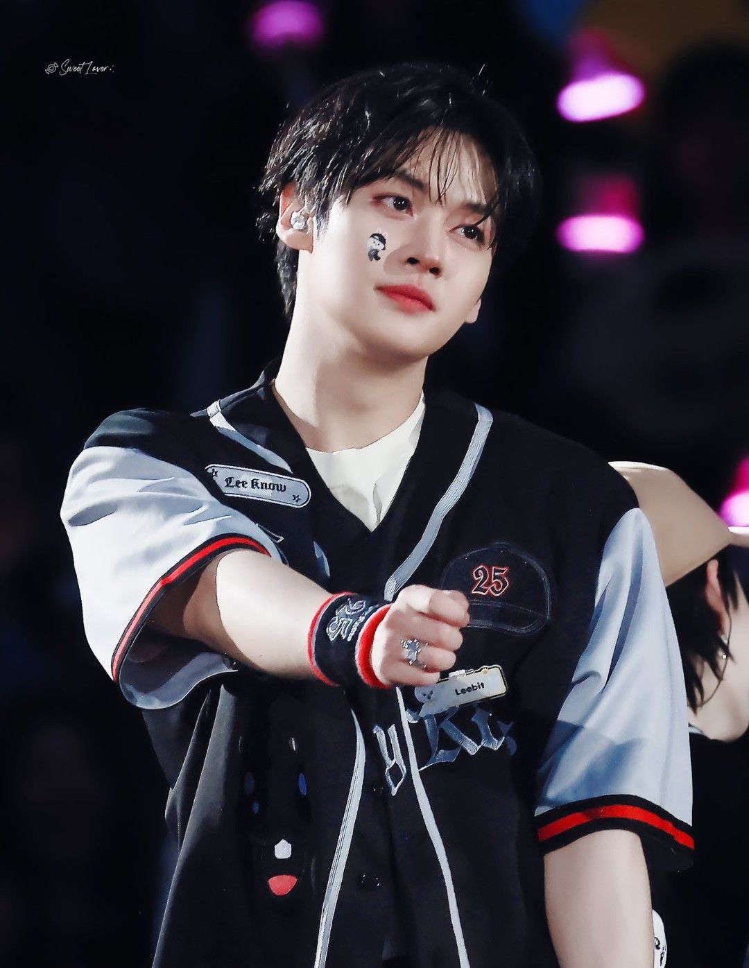 A moment captured by Lee Know (Stray Kids)'s fan