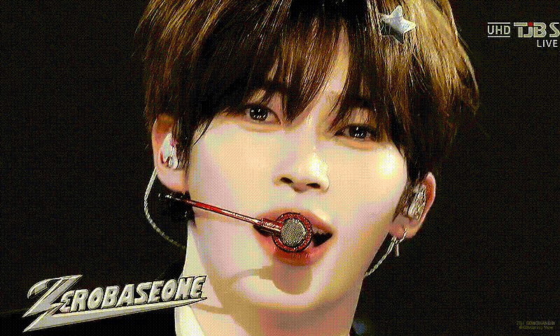 Foto aktivitas terbaru Sung Hanbin (ZEROBASEONE)