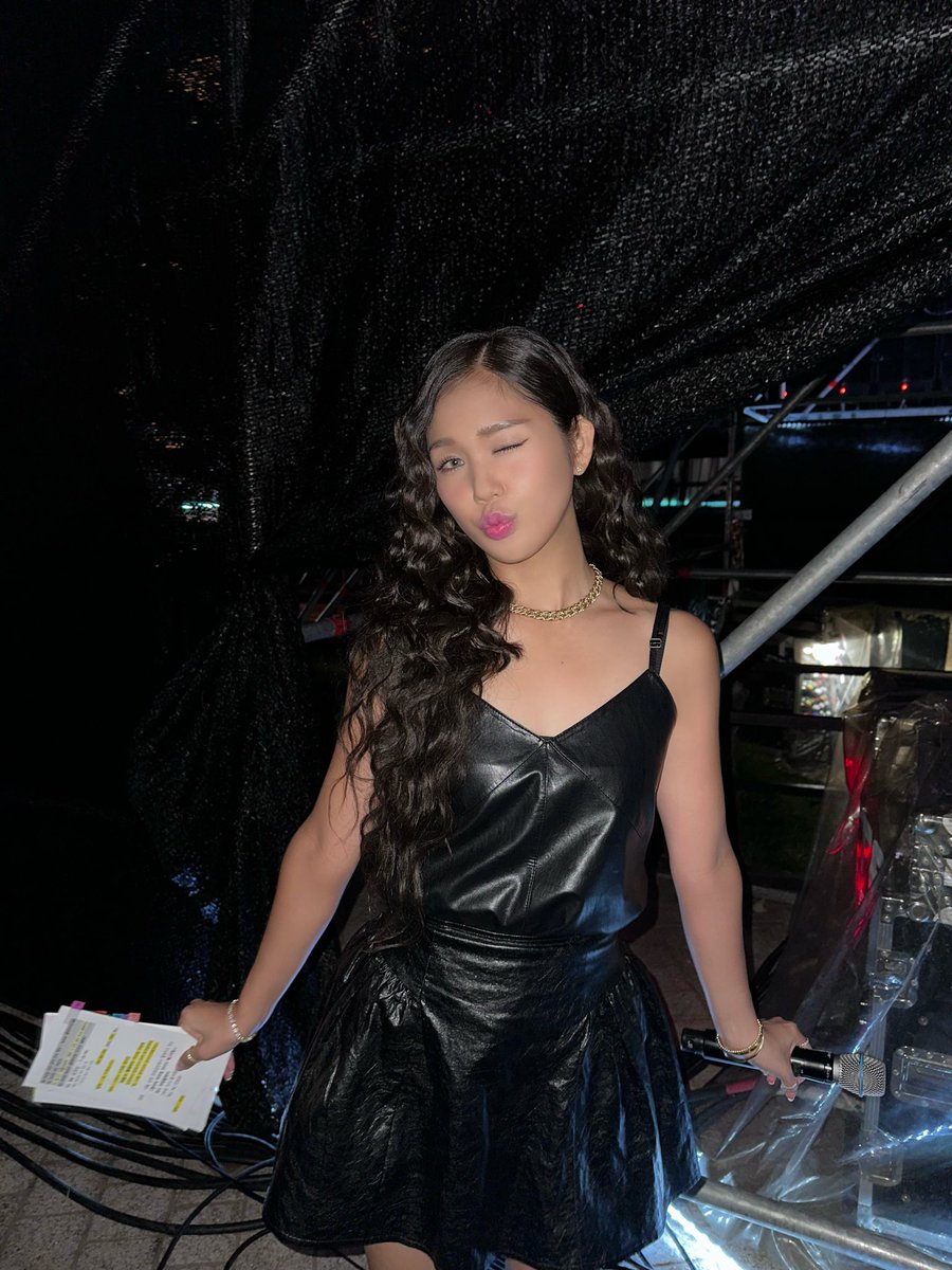 A moment captured by OH MY GIRL's fan