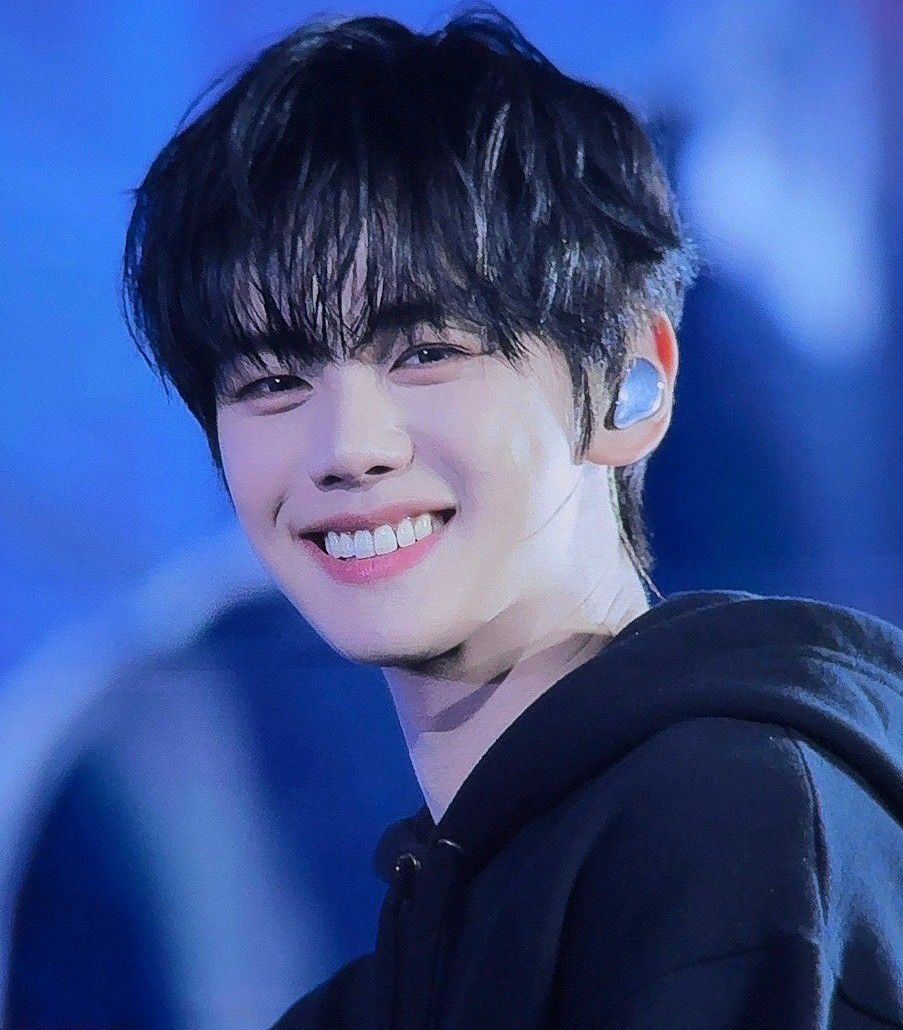 Behind-the-scenes cut of Kim Gyuvin (ZEROBASEONE)