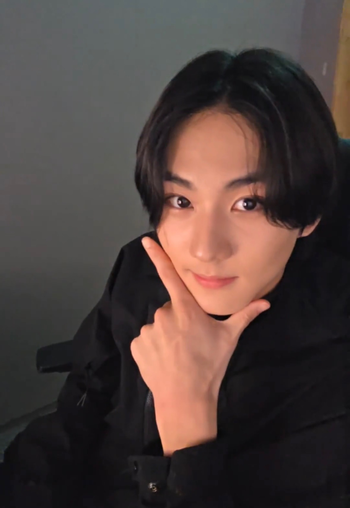 Latest photo of Jungwon (ENHYPEN)