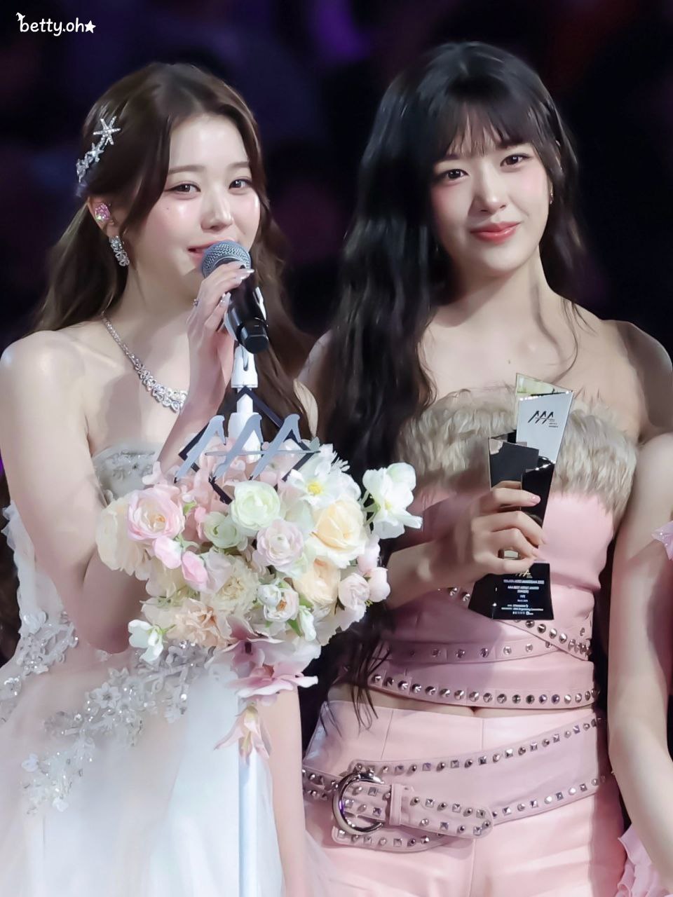 Recent activity shot of Jang Wonyoung (IVE)