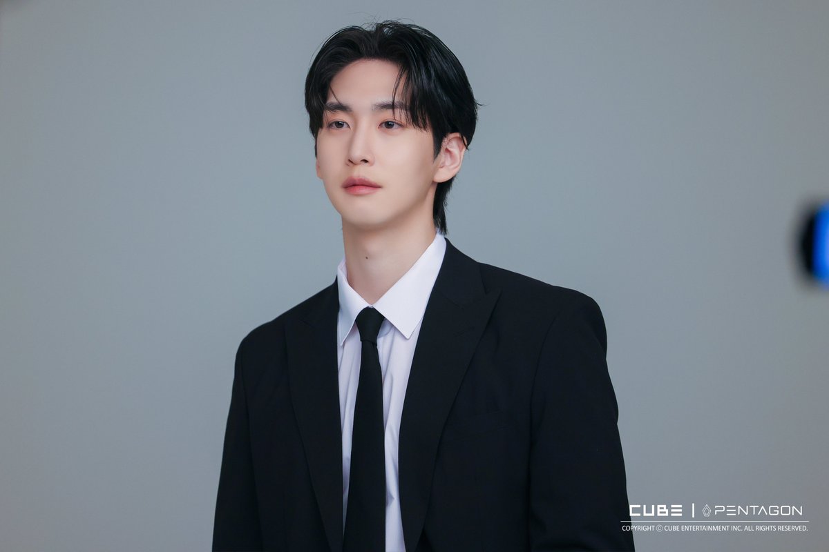 A moment captured by PENTAGON's fan