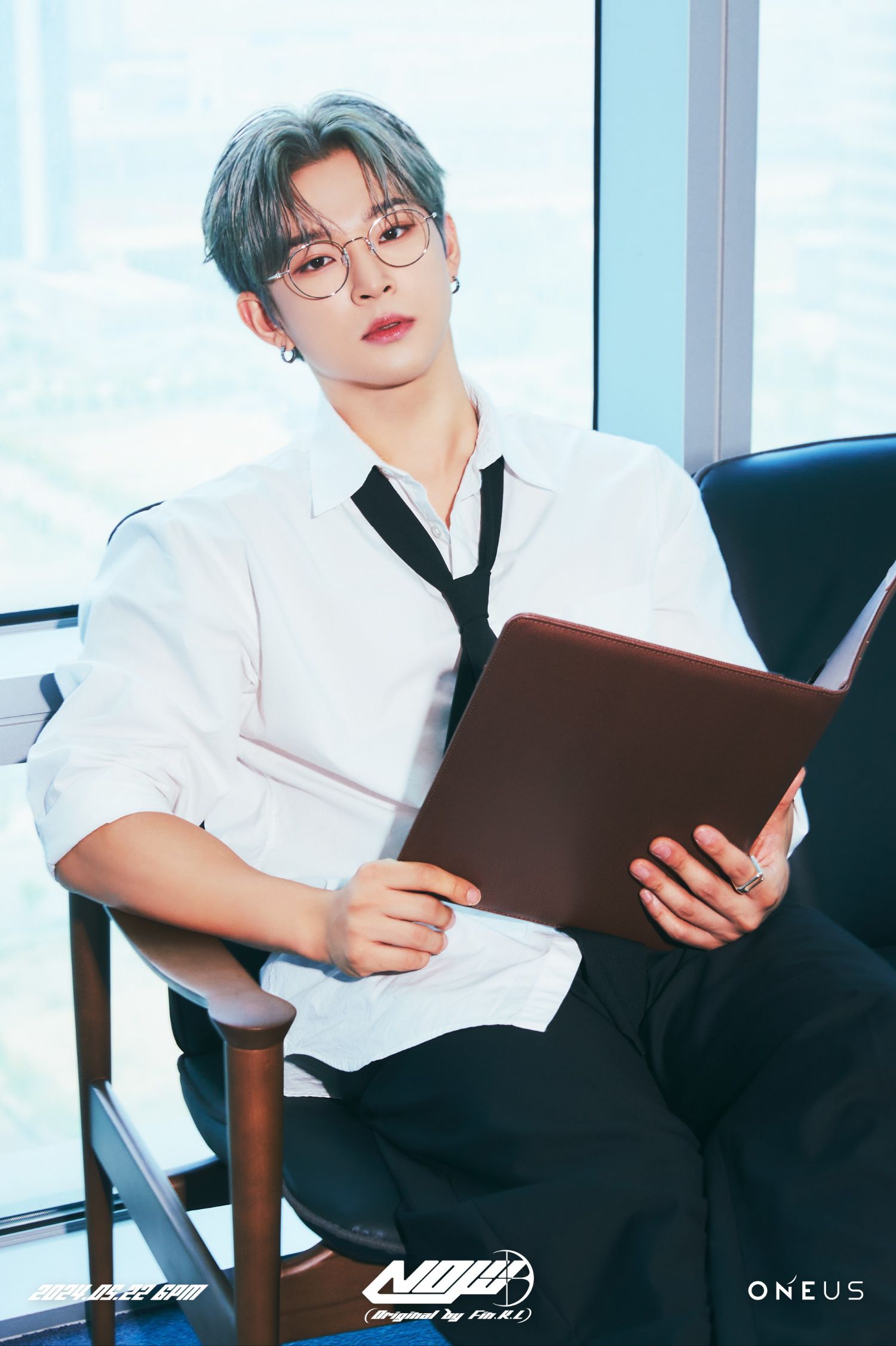 A moment captured by LEE DO (ONEUS)'s fan