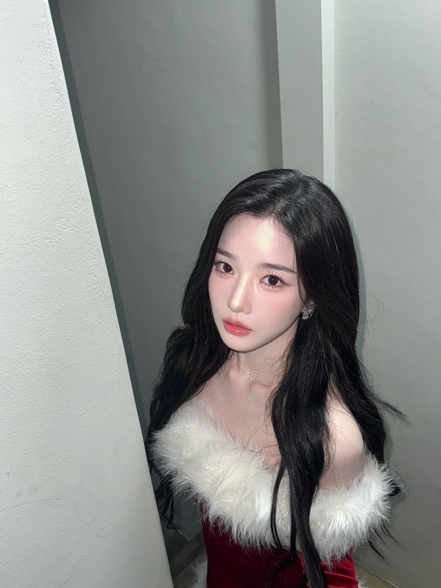 Recent activity shot of tripleS