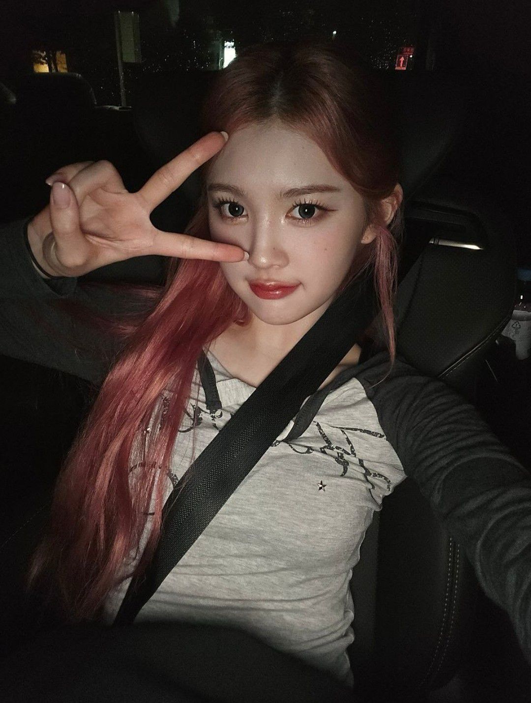 Behind-the-scenes cut of A-na (Hearts2Hearts)