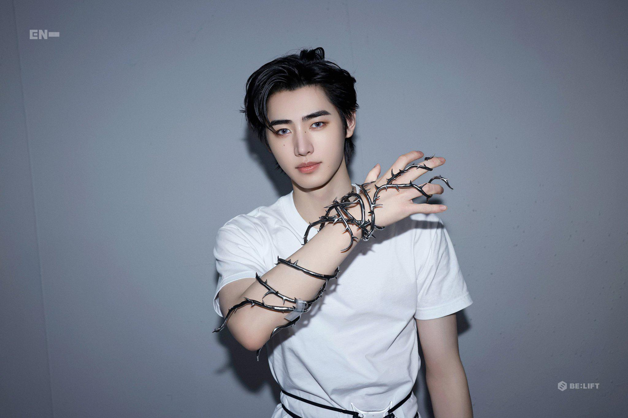 Latest photo of Sunghoon (ENHYPEN)