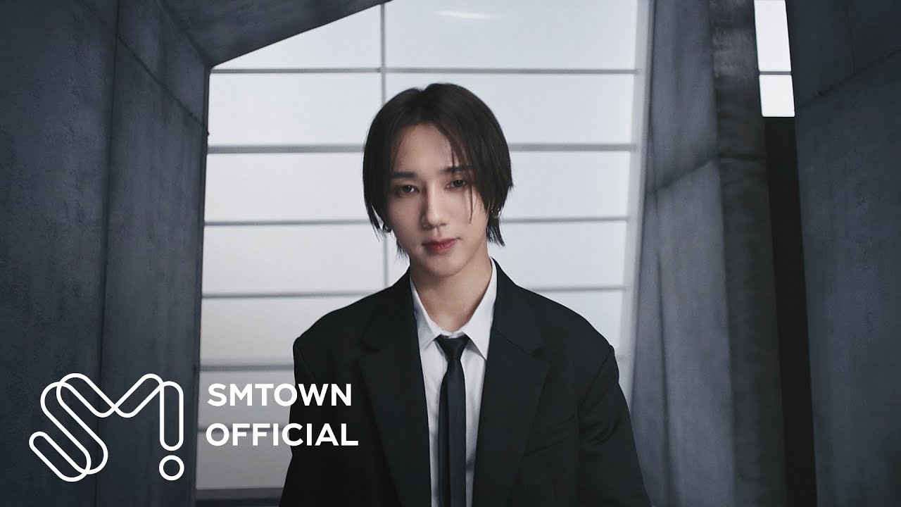 Behind-the-scenes cut of Super Junior