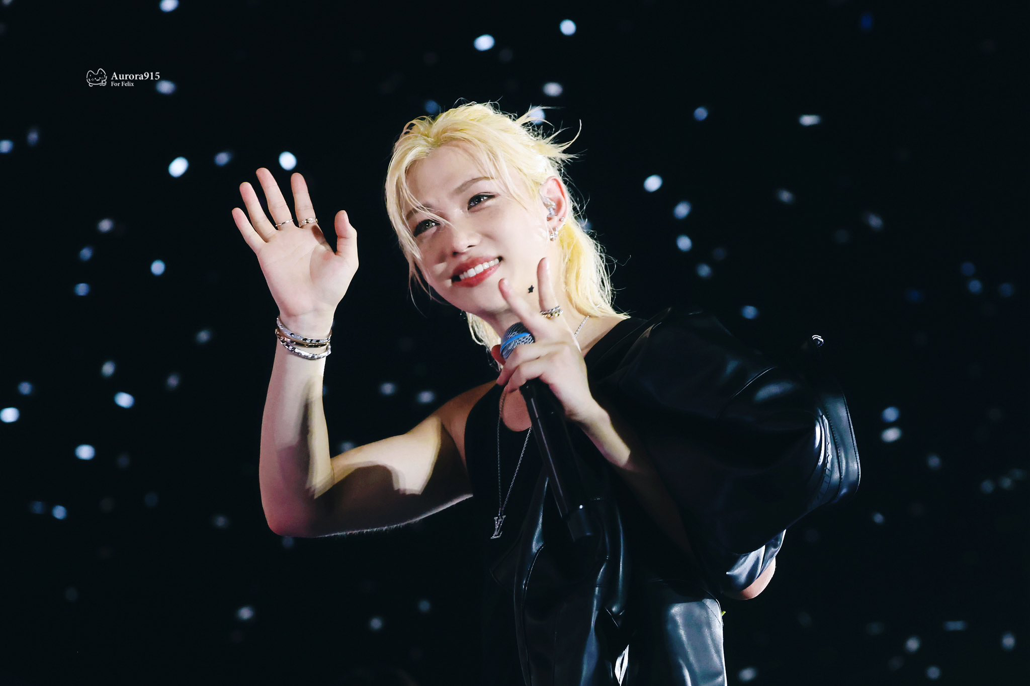 A moment captured by Felix (Stray Kids)'s fan