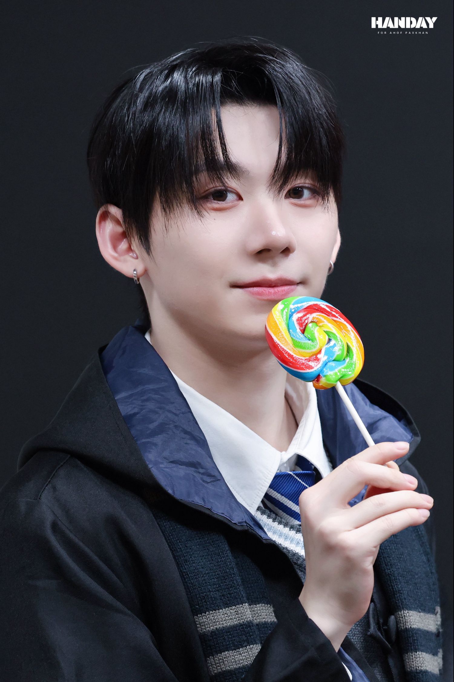 朴翰 (AHOF)的最新活动照片