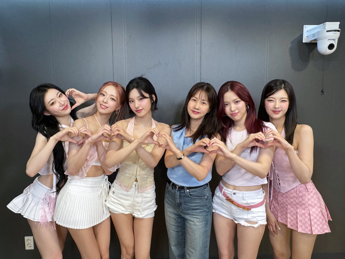 Behind-the-scenes cut of ITZY