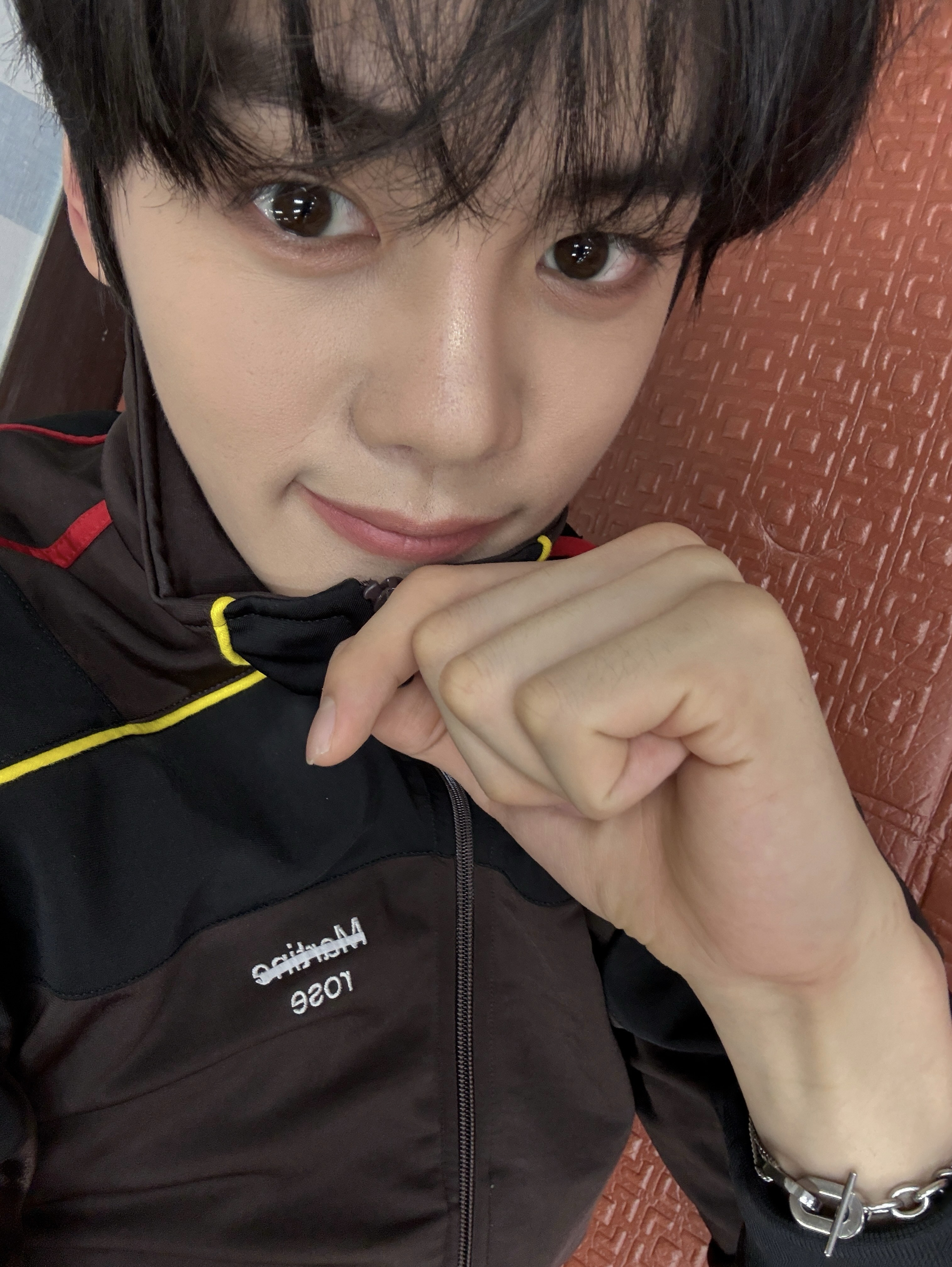 Behind-the-scenes cut of Kim Gyuvin (ZEROBASEONE)