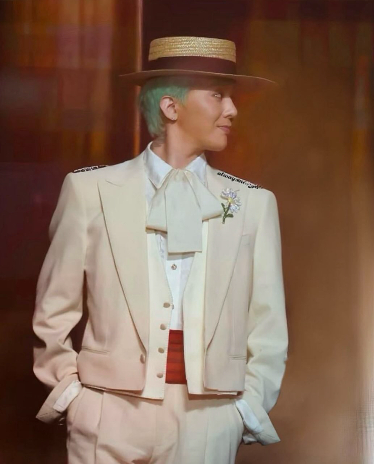 Behind-the-scenes cut of G-DRAGON (BIGBANG)