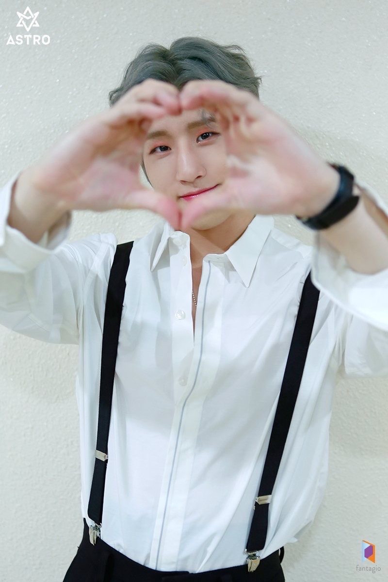 Behind-the-scenes cut of Jinjin (ASTRO)