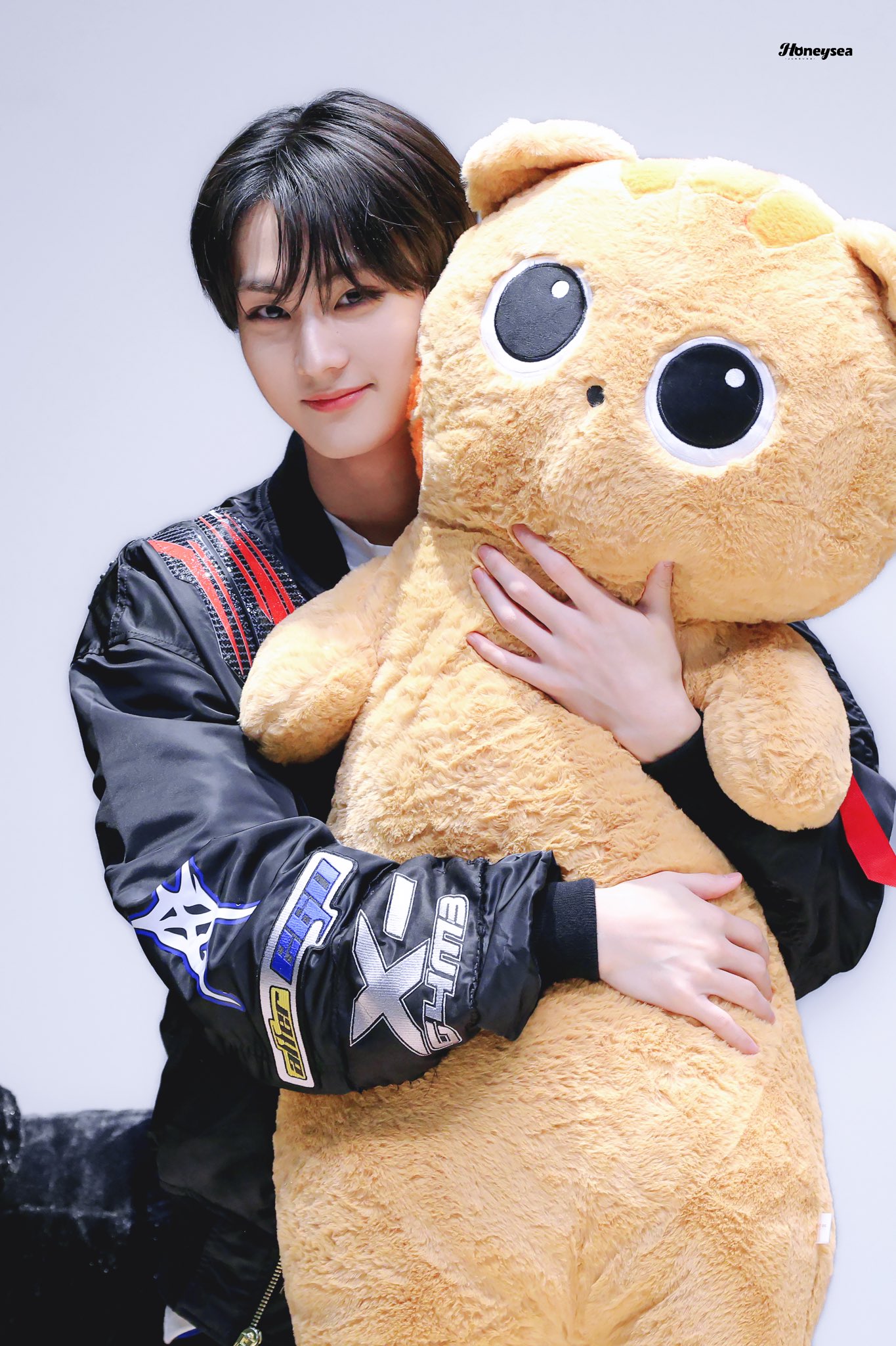 Latest photo of Jungwon (ENHYPEN)