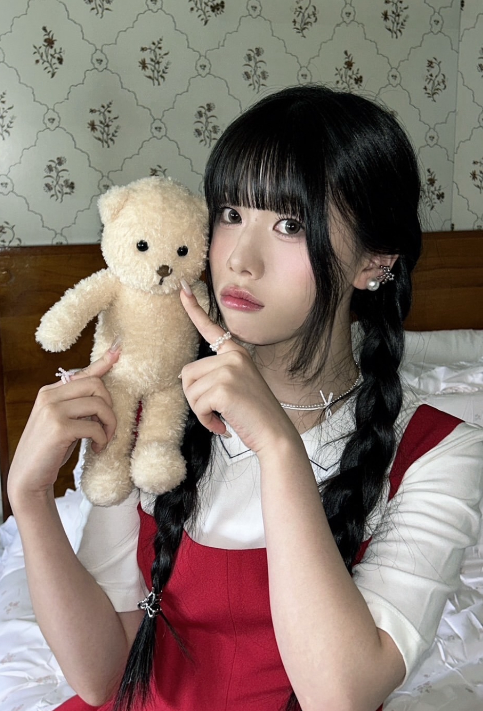 Behind-the-scenes cut of Takami Ayane (ME:I)