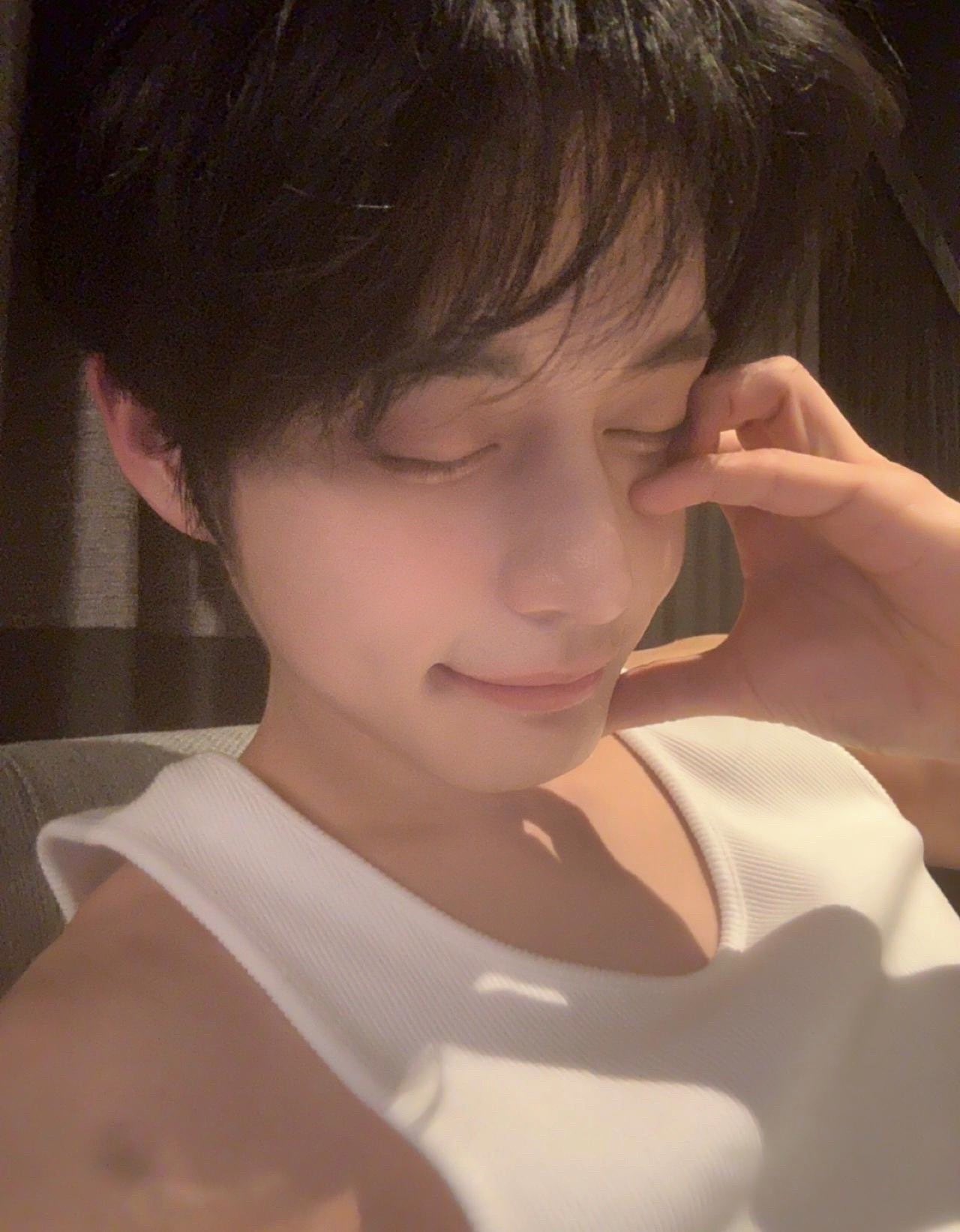 Behind-the-scenes cut of Kim Jiwoong (ZEROBASEONE)