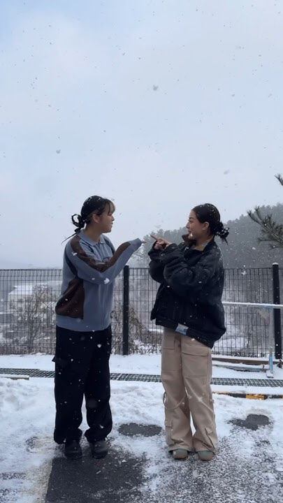 Behind-the-scenes cut of TWICE