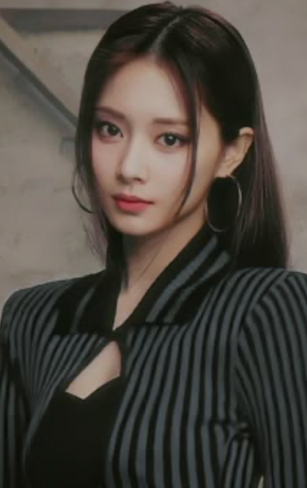 Behind-the-scenes cut of Tzuyu (TWICE)