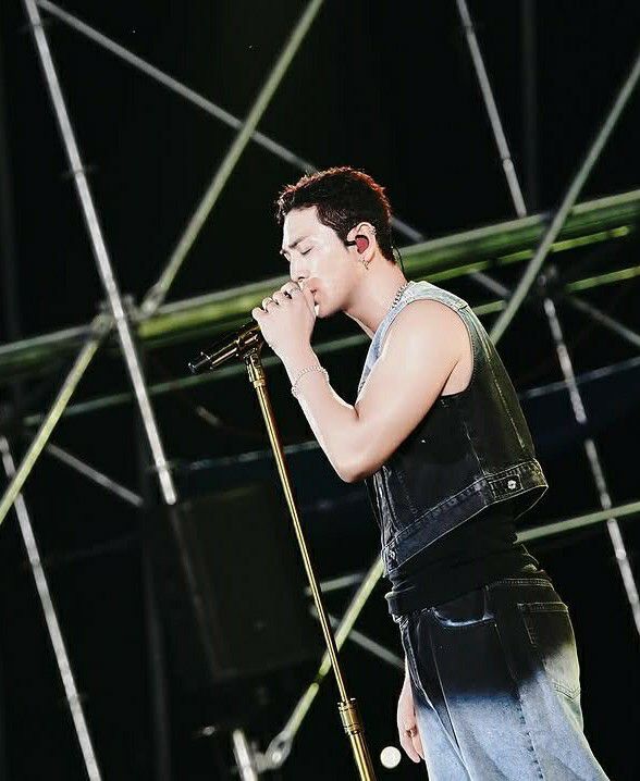 A moment captured by Baekho's fan