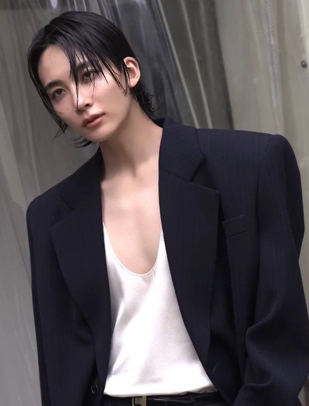 Recent activity shot of Jeonghan (SEVENTEEN)