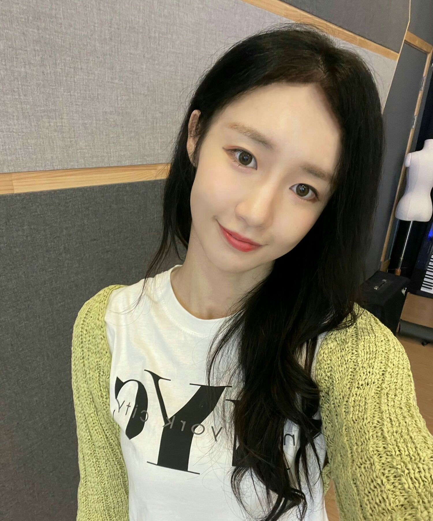 Behind-the-scenes cut of Park Jieun