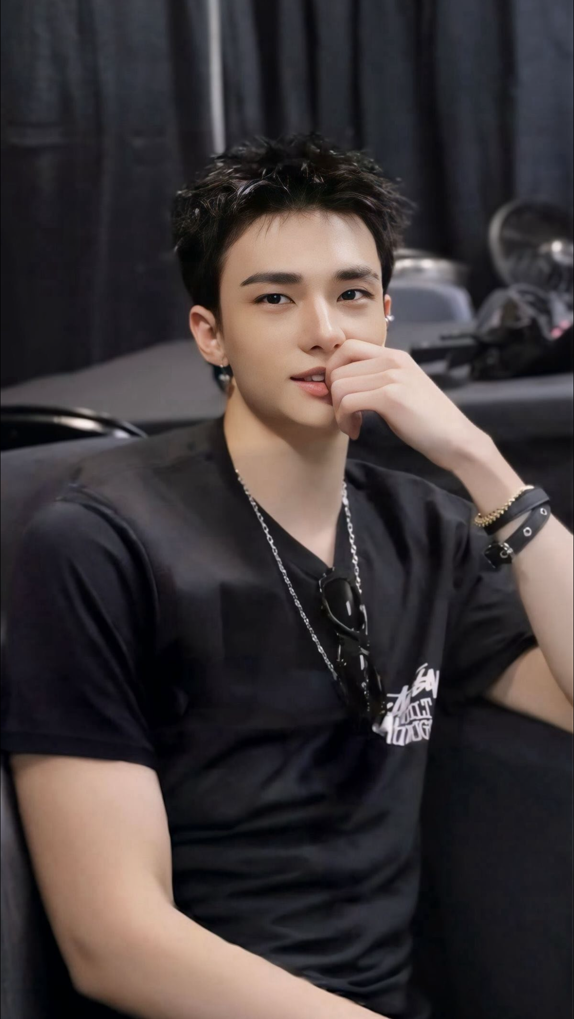 Behind-the-scenes cut of Hyunjin (Stray Kids)