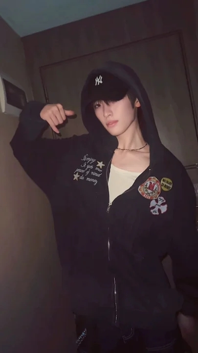 Recent activity shot of Chen Kaiwen