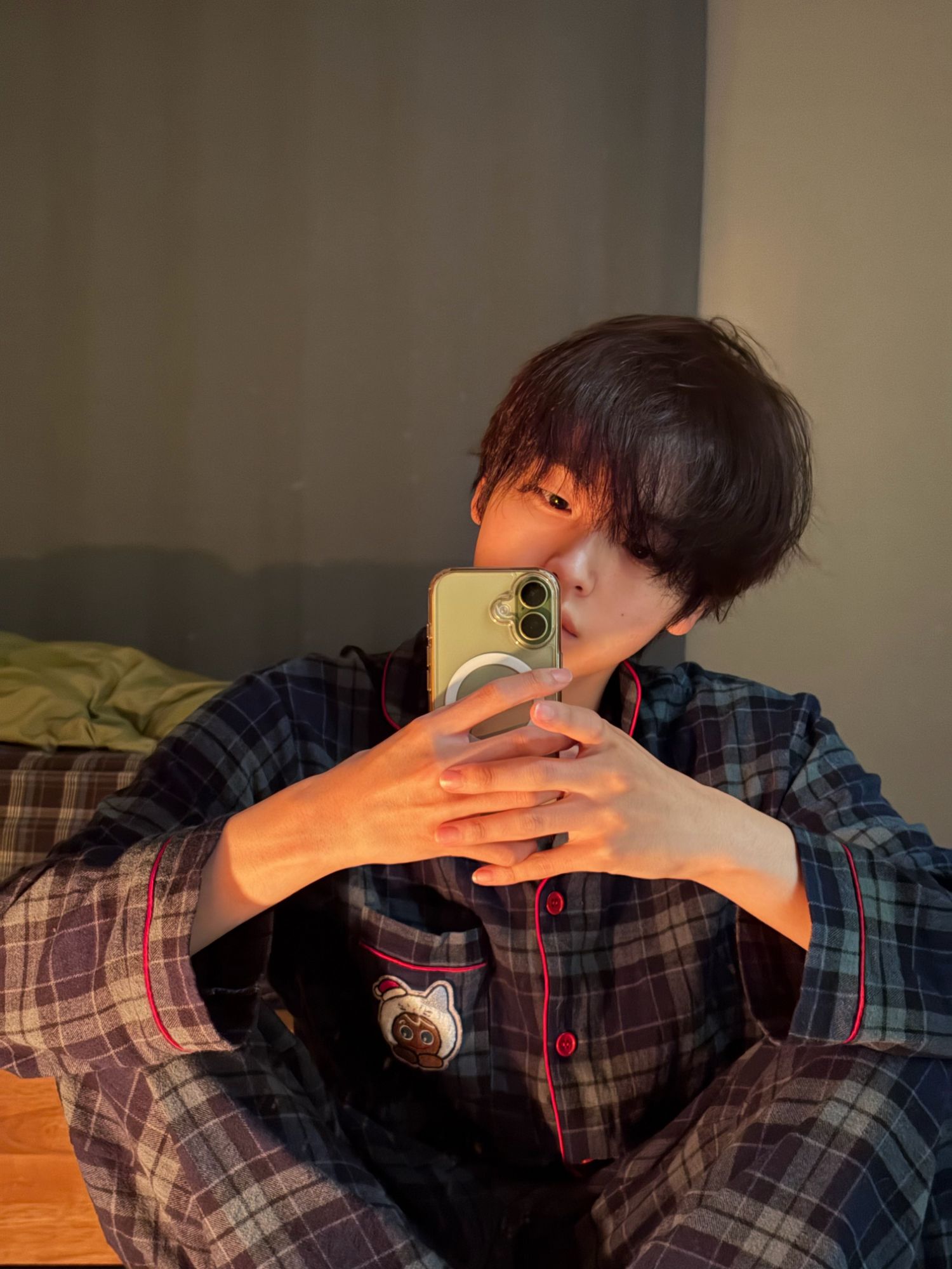 Behind-the-scenes cut of Hyeongjun (CRAVITY)