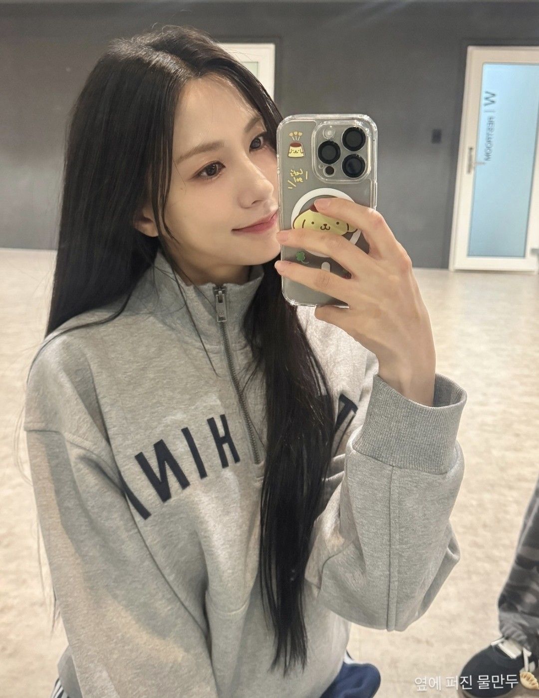 Recent activity shot of Oh Hayoung (Apink)