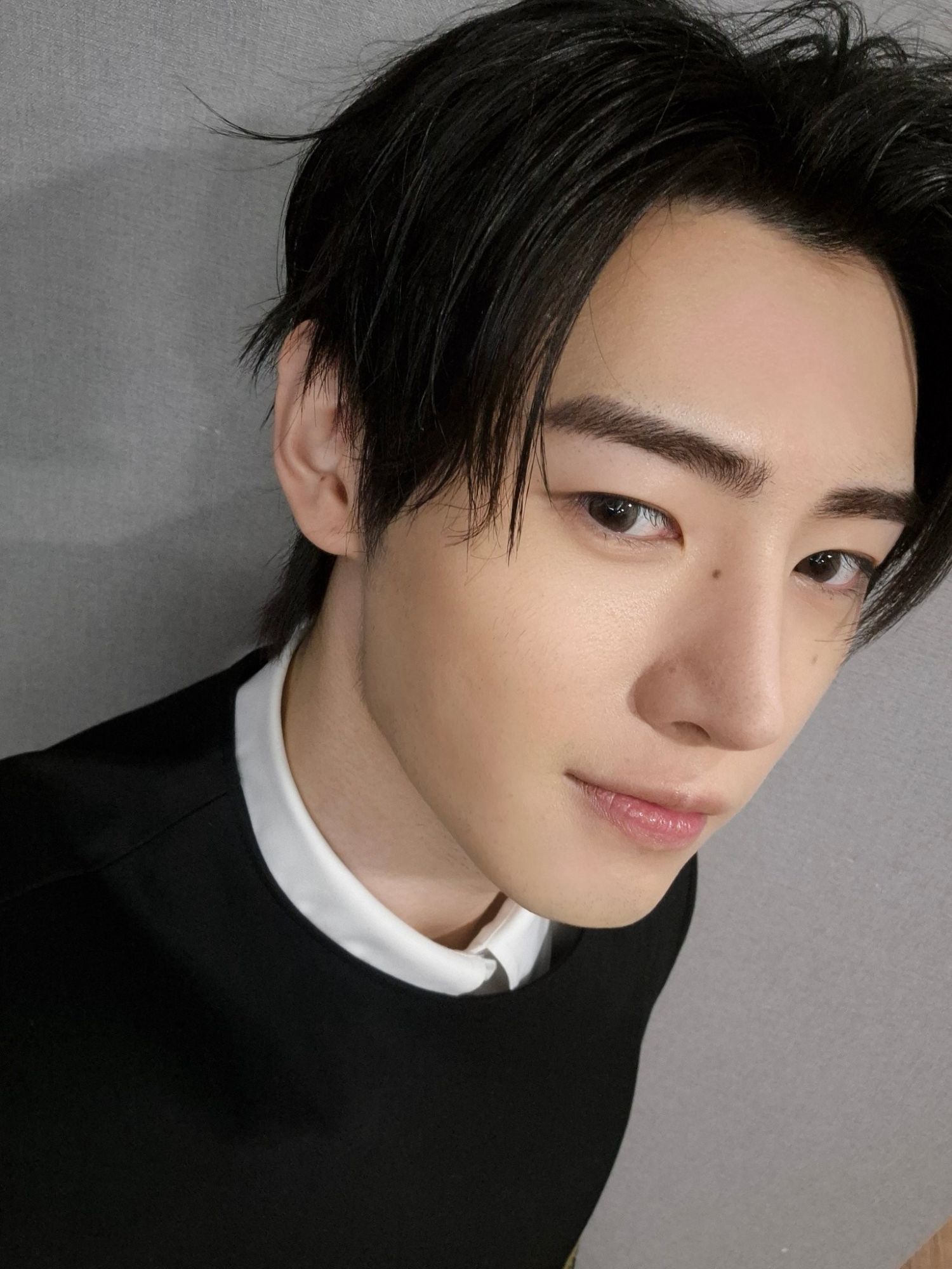 Foto terbaru Sunghoon (ENHYPEN)