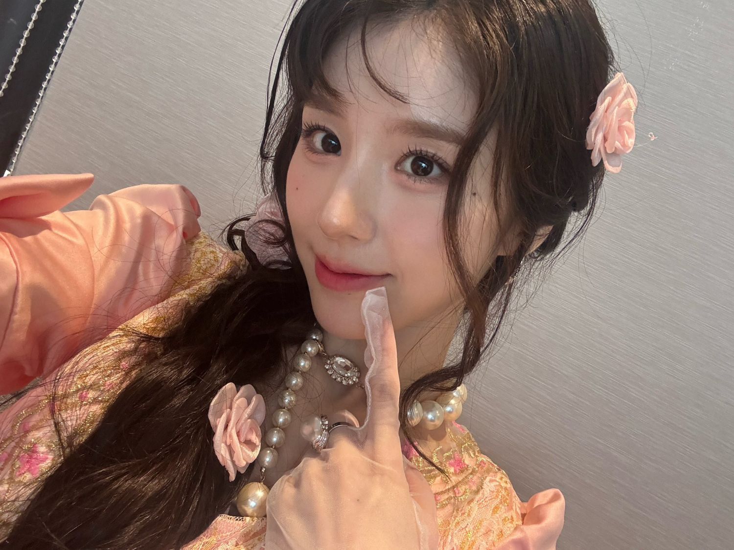 Behind-the-scenes cut of HeeJin (ARTMS)