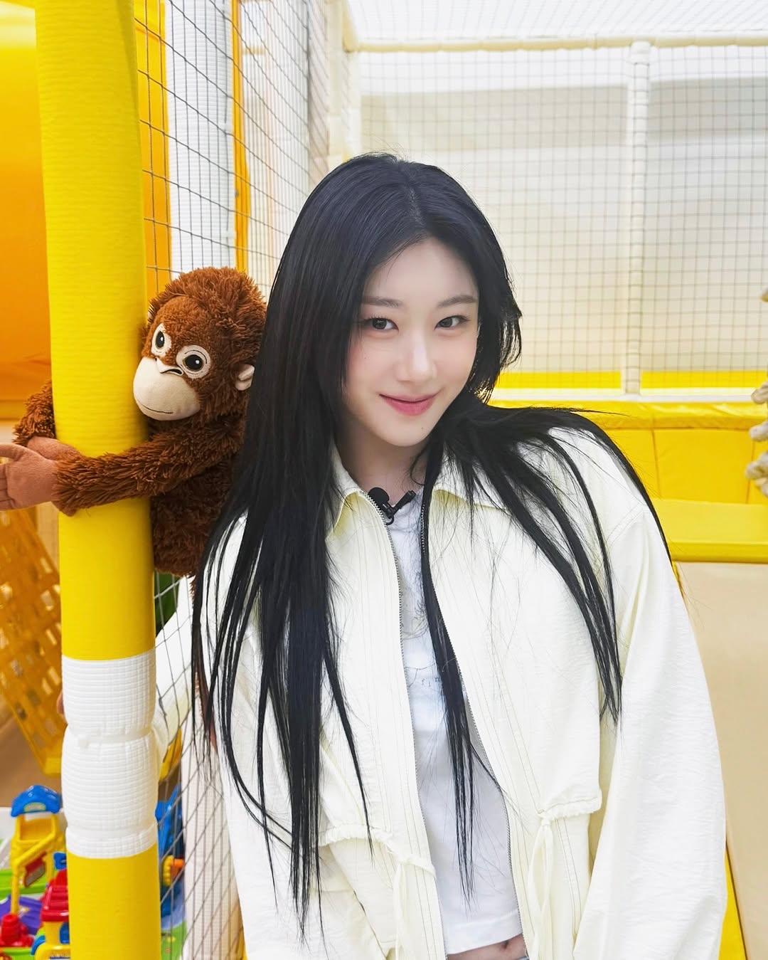 Behind-the-scenes cut of Chaeryeong (ITZY)