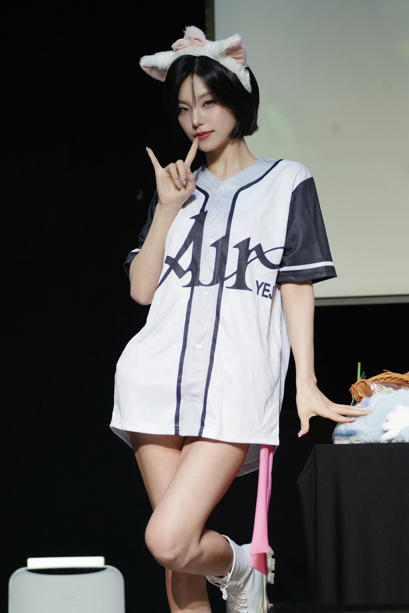 Recent activity shot of Yeji (ITZY)