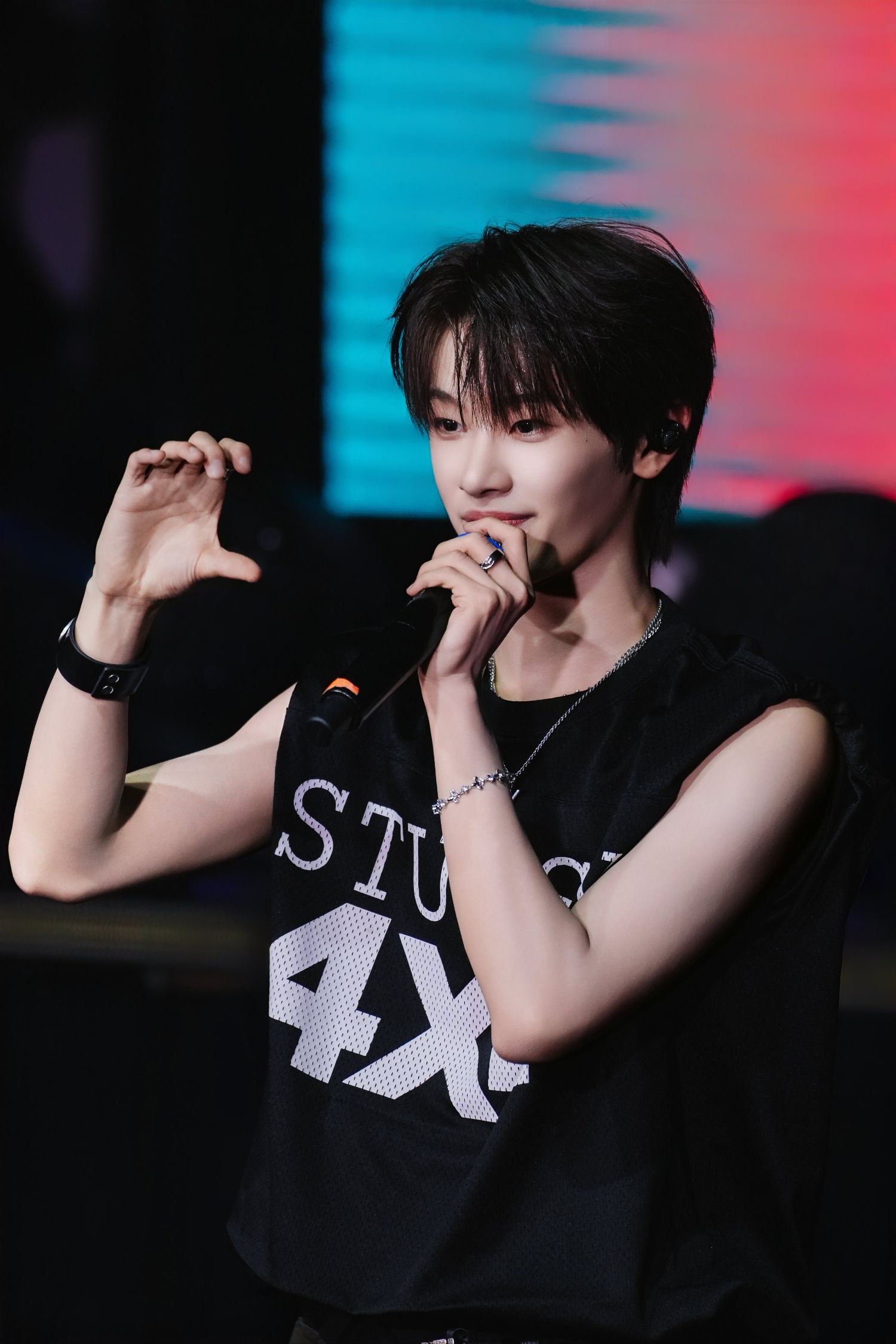 Behind-the-scenes cut of Chen Kaiwen